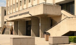 阿拉巴马州一名医生猥亵、亲吻病人一案达成“保密”和解