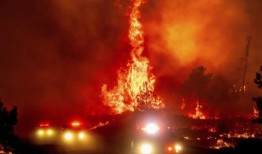 随着美国西部大火肆虐，加州最大的野火规模不断扩大