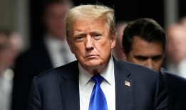 检察官推迟了特朗普在封口费案中的判决