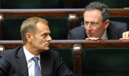 波兰政府表示将无视一项宣布其公共媒体改革违宪的裁决