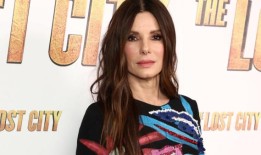 在搭档布莱恩·兰德尔不幸去世一年后，桑德拉·布洛克出现在《今日秀》上