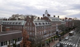 比尔·阿克曼抨击哈佛大学“干涉”校董会的选举