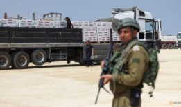 在美国的压力下，以色列允许卡车从新开放的埃雷兹进入加沙