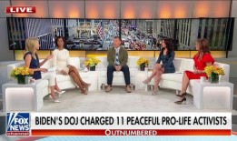 拜登的原告塔拉·里德起诉司法部，要求在所谓的“联邦调查局行动”后赔偿数百万美元