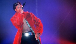 神童乐队主唱马克西姆：“基思·弗林特死后，我烧掉了我的作品”