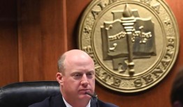 安斯沃斯声称“艾滋病毒感染率飙升”是因为移民：这是真的吗？