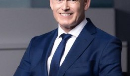 前奥林巴斯总裁考夫曼因吸毒被判入狱10个月