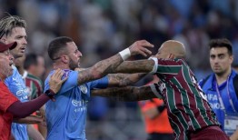 杰克·格里利什在曼城赢得世俱杯决赛的比赛中回击了对他的指责