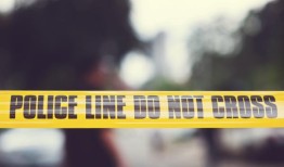 一名男子在送儿子上学后被东阿拉巴马州警方开枪打死，警长说