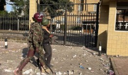 青年领导的抗议活动迫使肯尼亚总统交出税收法案