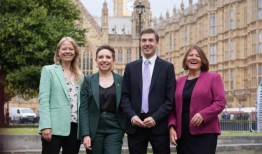 绿党本应获得40个席位，但却赢得了4个席位显然，英国需要选举改革