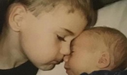 威斯康星大学麦迪逊分校的学生科林·派克进入了他哥哥去世前的实习