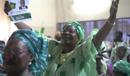 塞内加尔总统候选人哈利法·萨尔不顾不确定性参加竞选