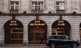 网络诈骗者正试图克隆我的餐馆，赫斯顿·布鲁门撒尔说