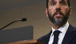 最高法院将考虑快速审理特朗普的上诉