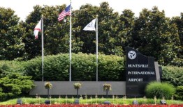 据《新闻周刊》报道，阿拉巴马州的这个机场是美国排名第一的小型机场